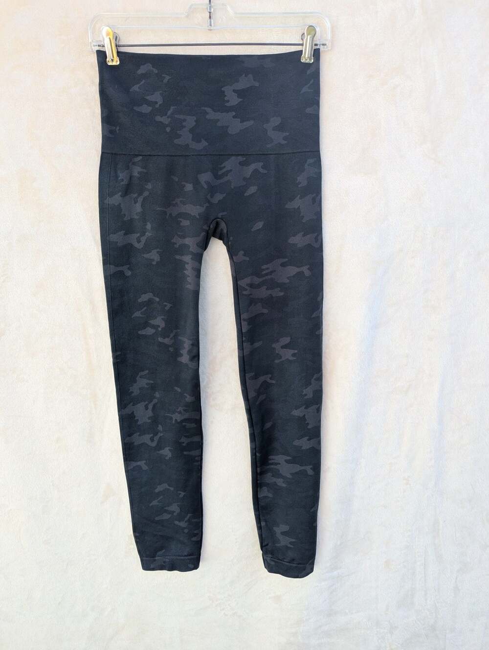 Bagatelle Collection Seamless High-Waisted Camo Print Leggings Size Medium